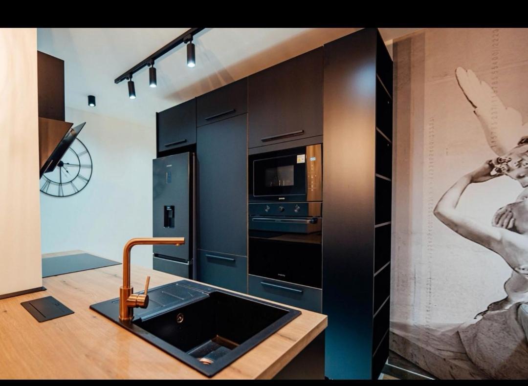 Black Queen Apartment Split Buitenkant foto